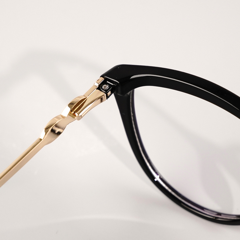 KEZVOR E166 M Black, lifestyle image 6 of 9